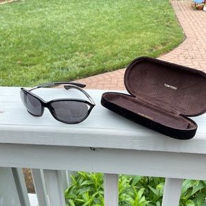 Tom Ford “Jennifer” black frame sunglasses